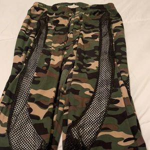 Hot Gal camouflage leggings w/Mesh